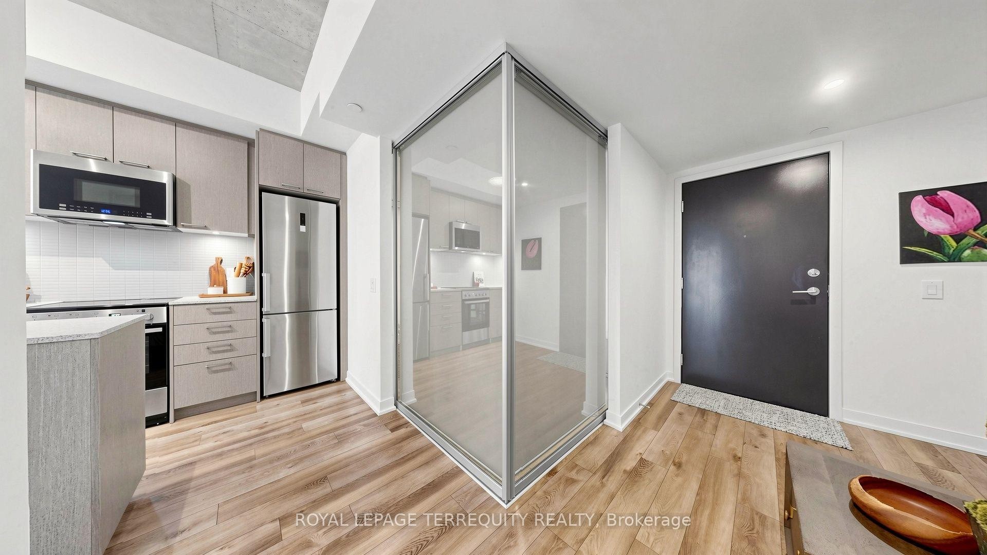 









1808


St Clair

Avenue West, 510,
Toronto,




ON
M6N 0C1

