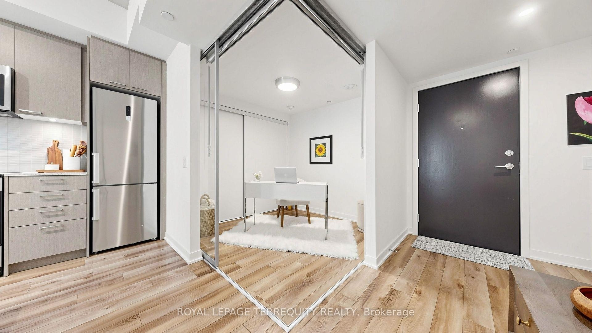 









1808


St Clair

Avenue West, 510,
Toronto,




ON
M6N 0C1


