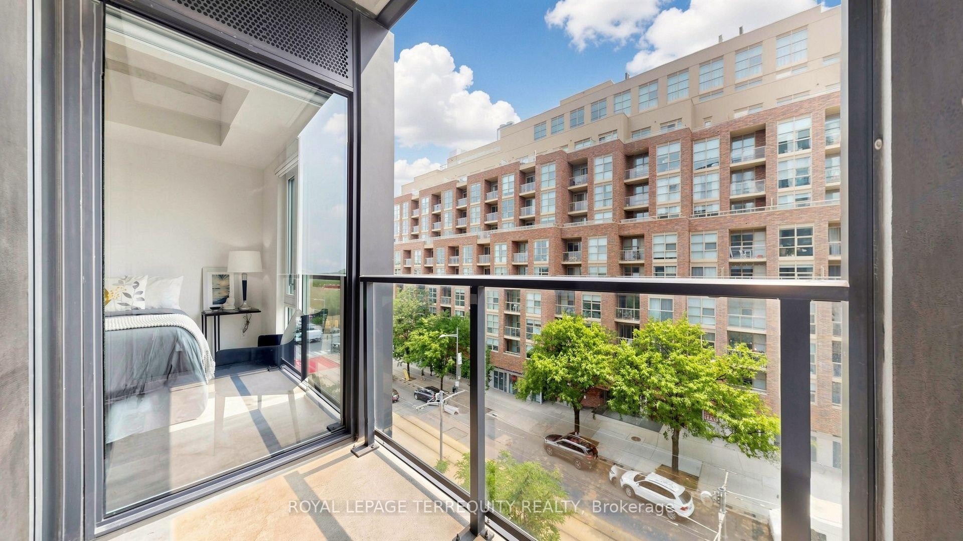 









1808


St Clair

Avenue West, 510,
Toronto,




ON
M6N 0C1

