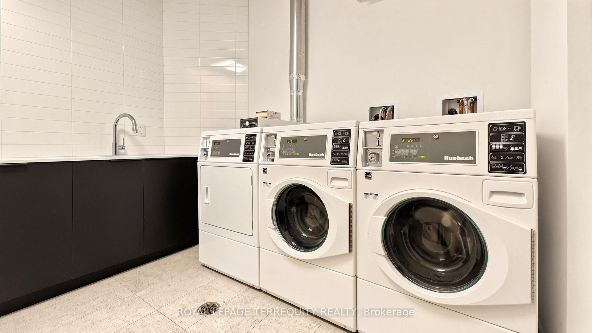 









1808


St Clair

Avenue West, 510,
Toronto,




ON
M6N 0C1

