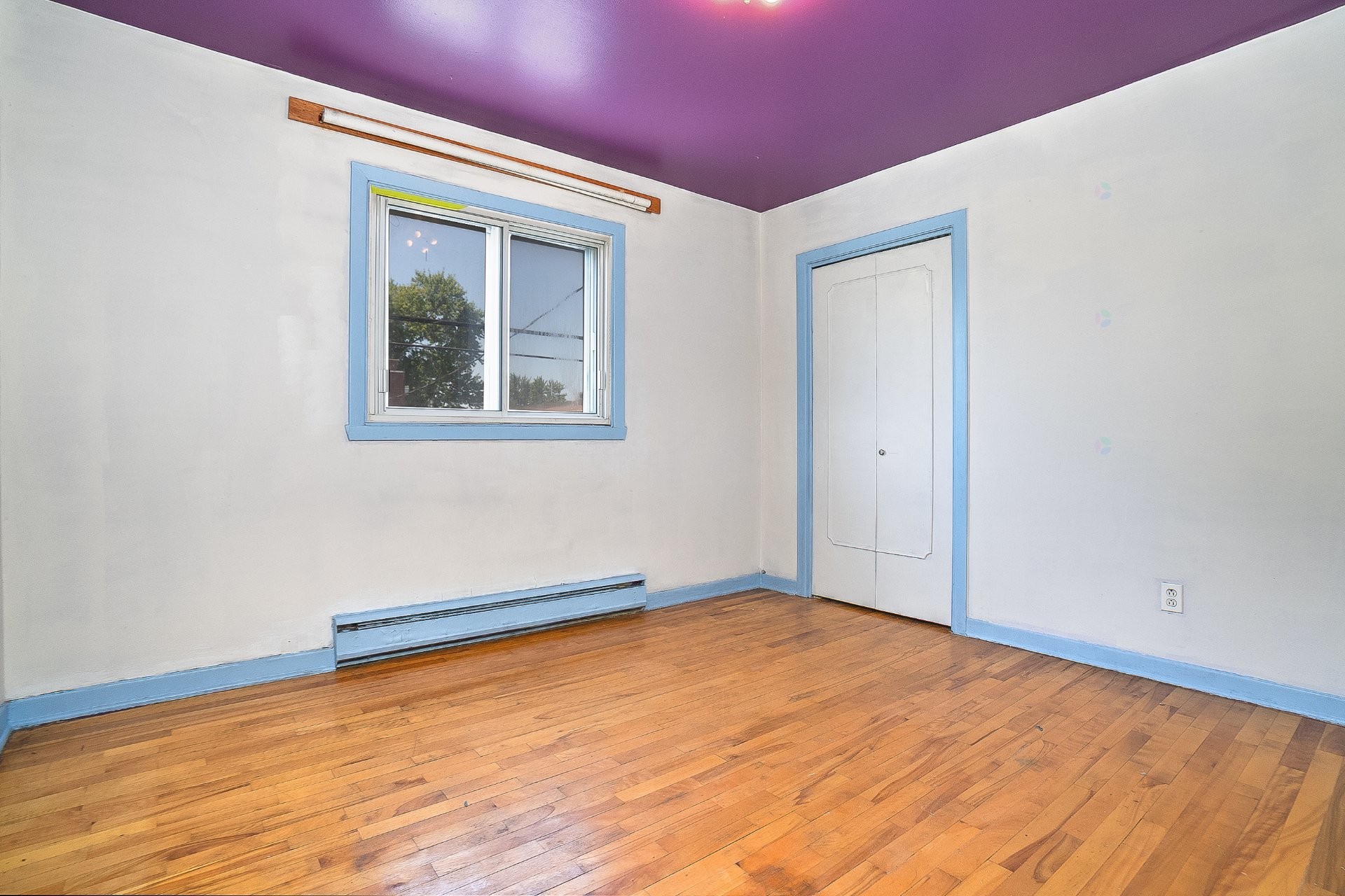 









4731

 - 4733


Rue de Castille

,
Montréal (Montréal-Nord),




QC
H1H1Y8

