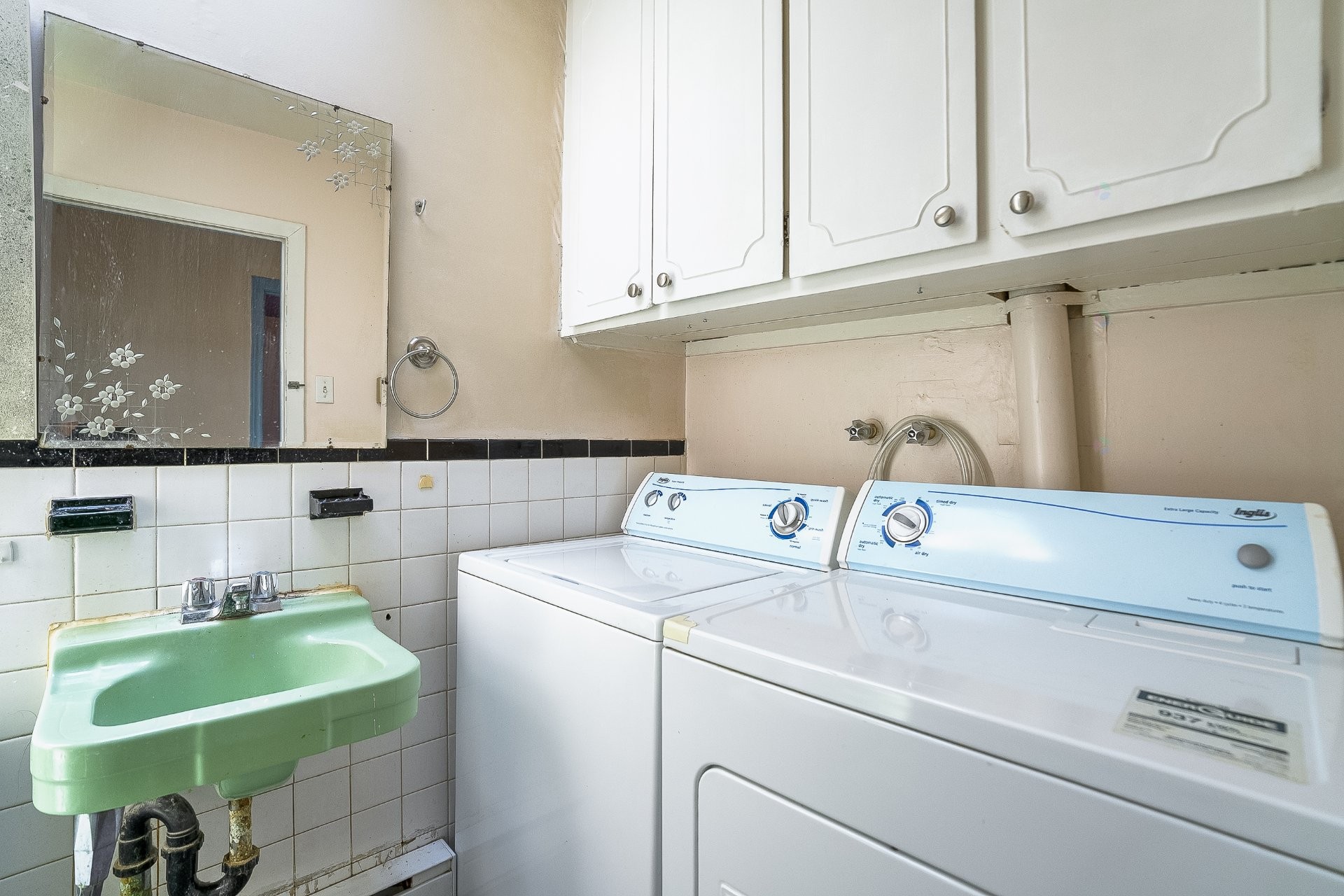 









4731

 - 4733


Rue de Castille

,
Montréal (Montréal-Nord),




QC
H1H1Y8

