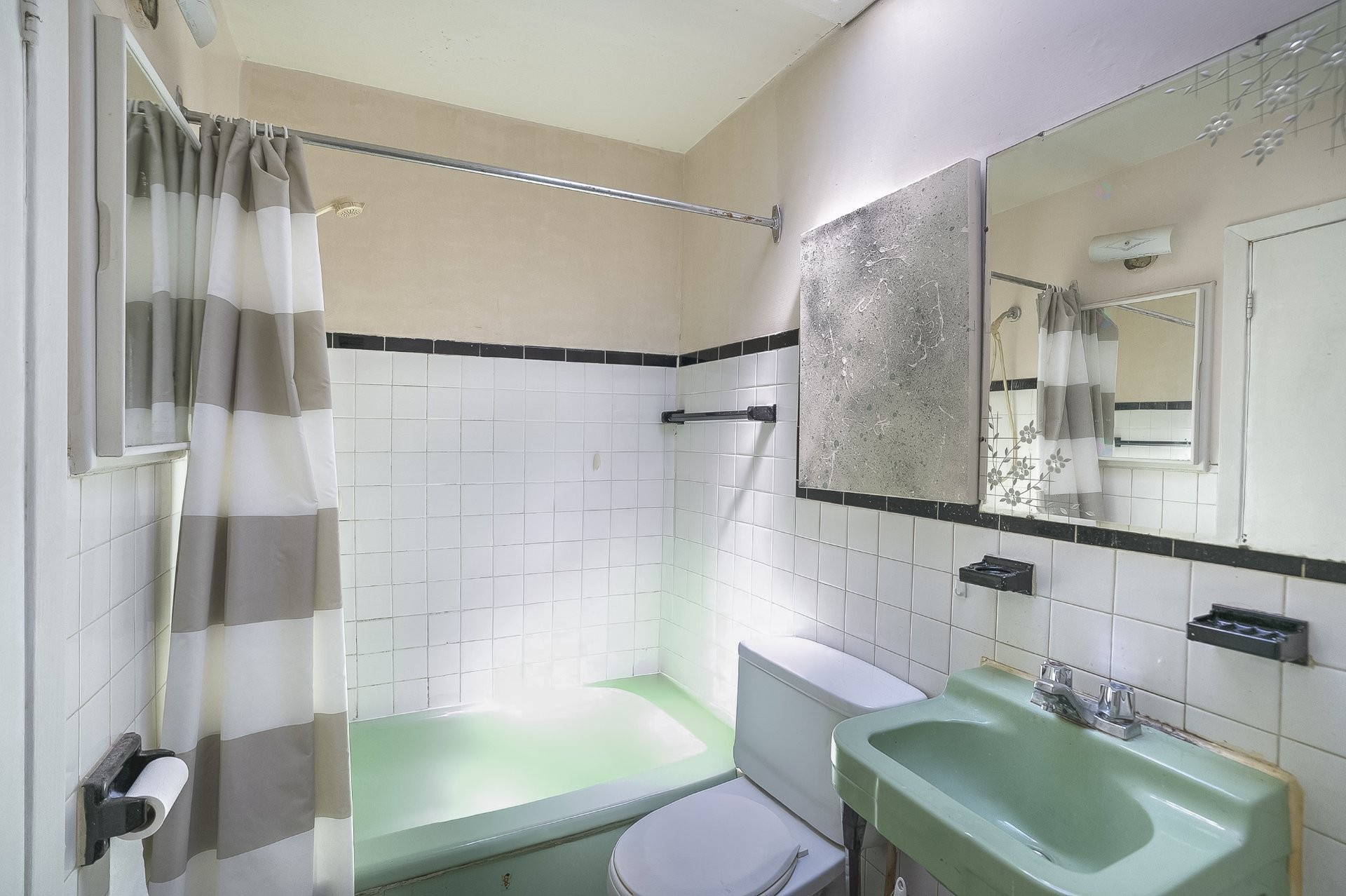 









4731

 - 4733


Rue de Castille

,
Montréal (Montréal-Nord),




QC
H1H1Y8


