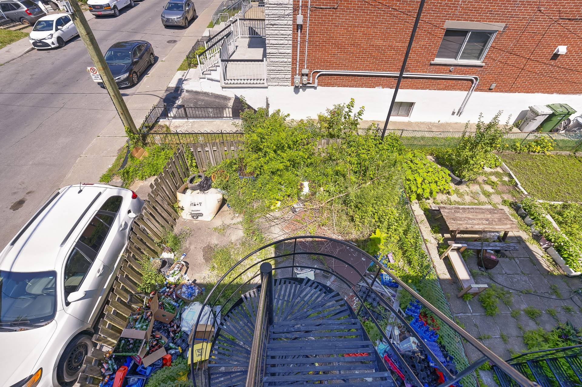 









4731

 - 4733


Rue de Castille

,
Montréal (Montréal-Nord),




QC
H1H1Y8

