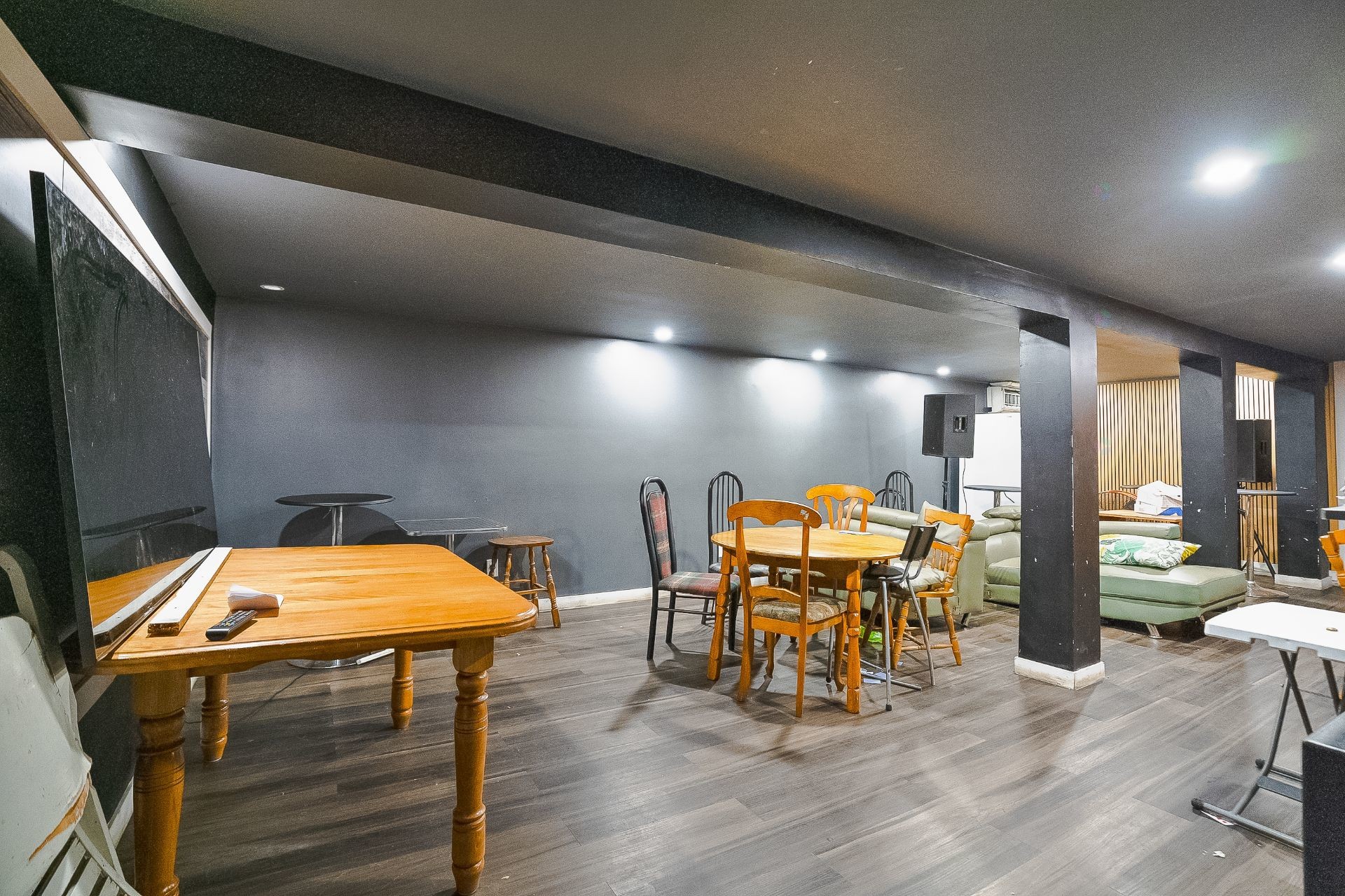 









4731

 - 4733


Rue de Castille

,
Montréal (Montréal-Nord),




QC
H1H1Y8

