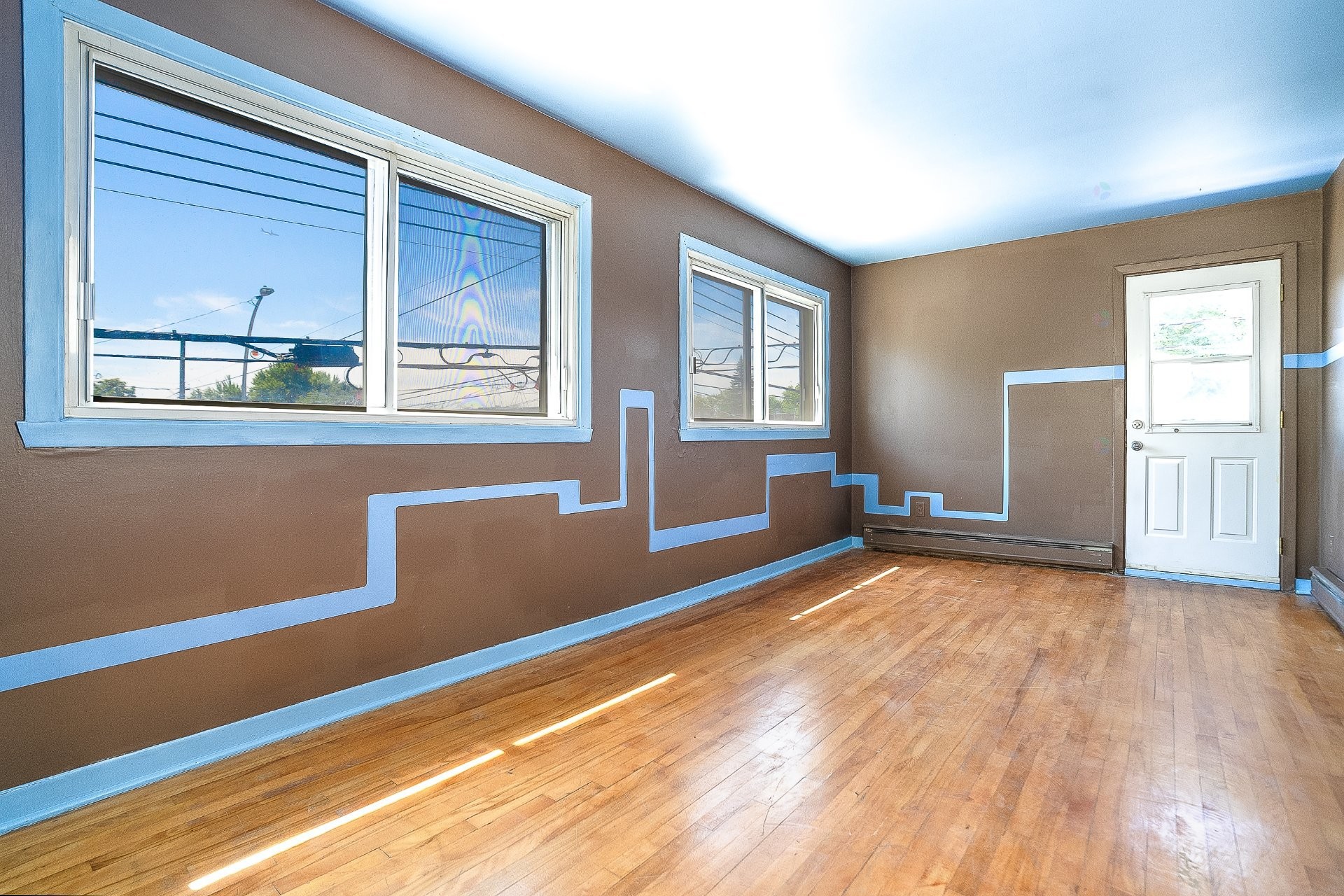 









4731

 - 4733


Rue de Castille

,
Montréal (Montréal-Nord),




QC
H1H1Y8

