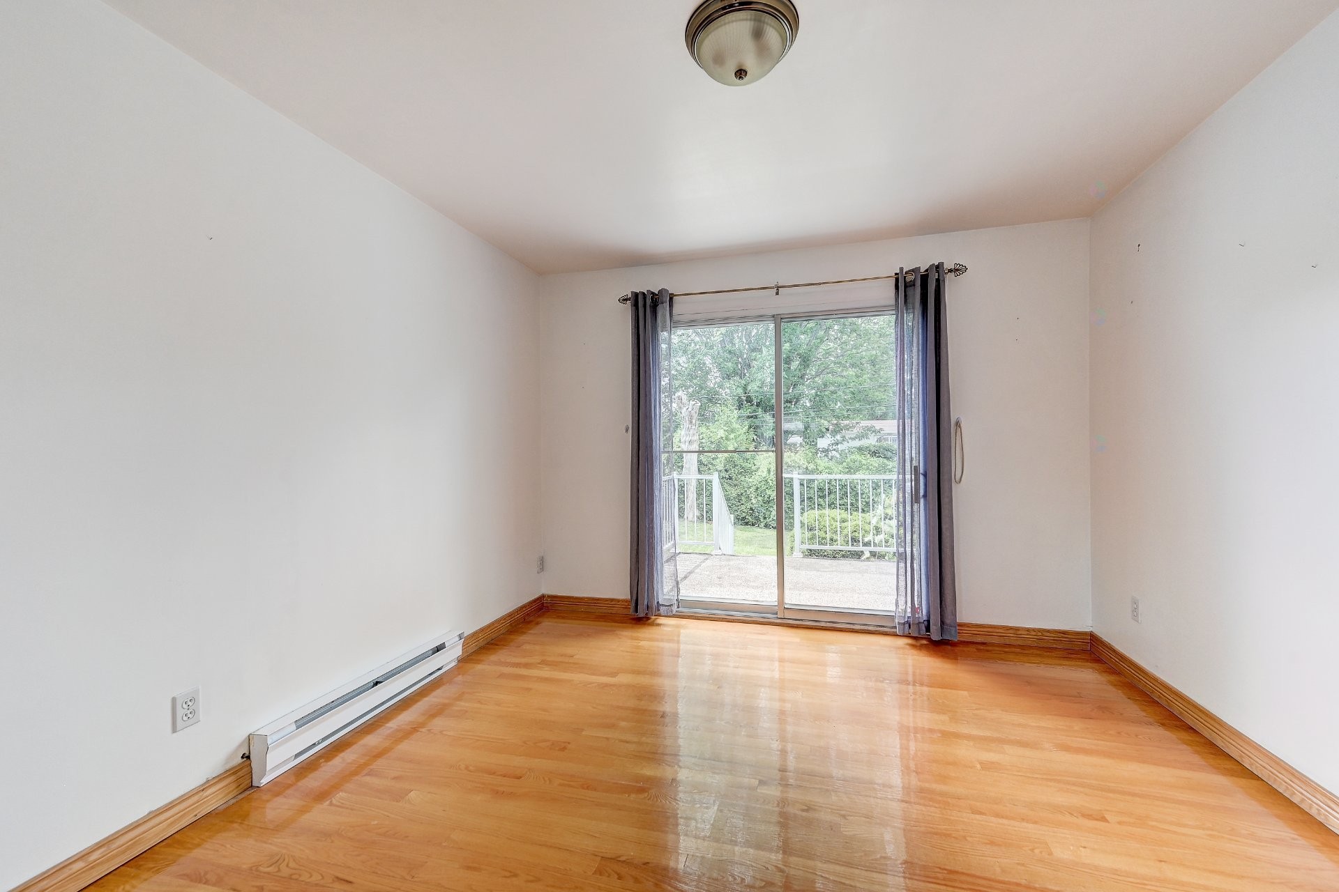 









100

 - 102


Rue Guérin

,
Sainte-Catherine,




QC
J5C1M4

