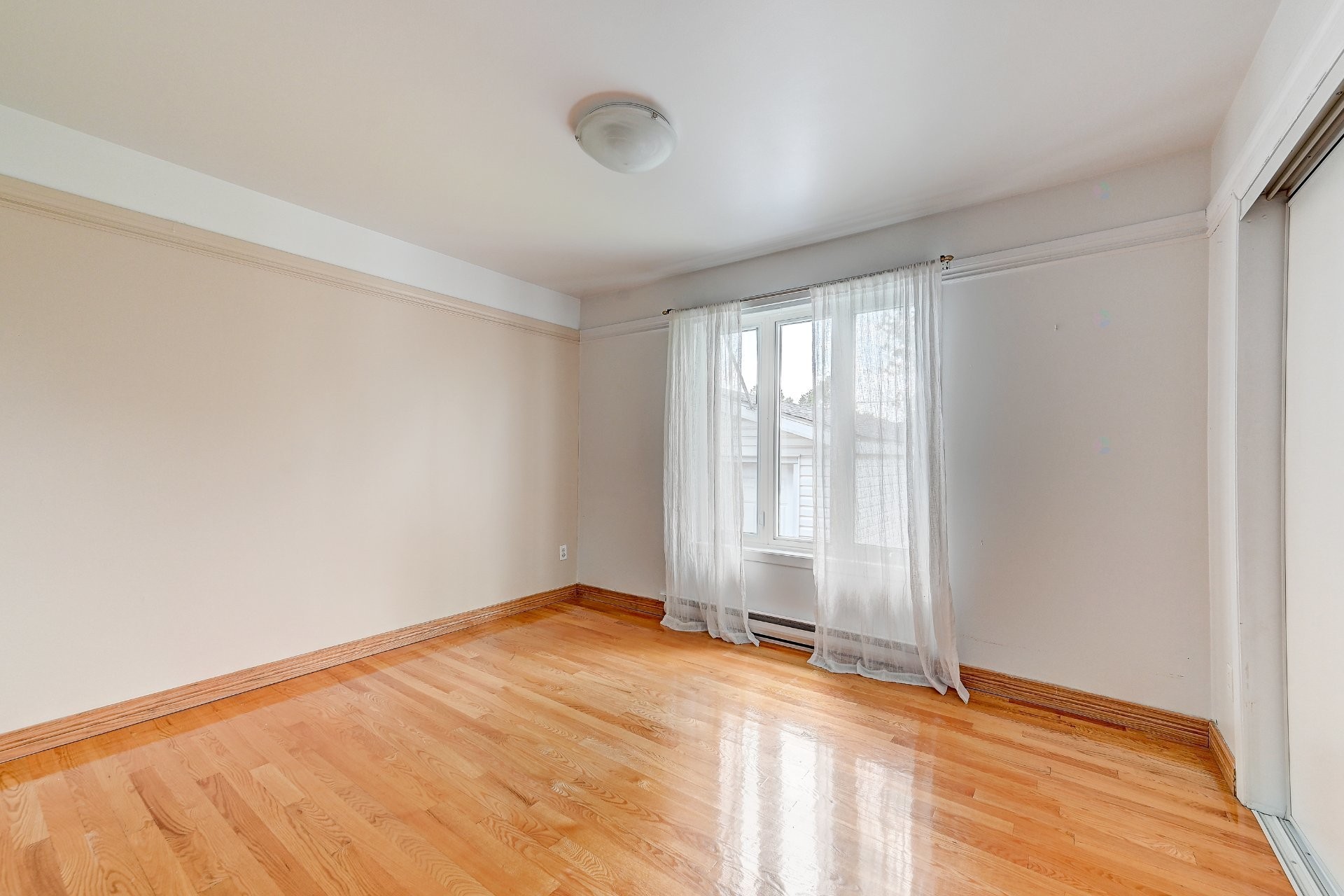 









100

 - 102


Rue Guérin

,
Sainte-Catherine,




QC
J5C1M4

