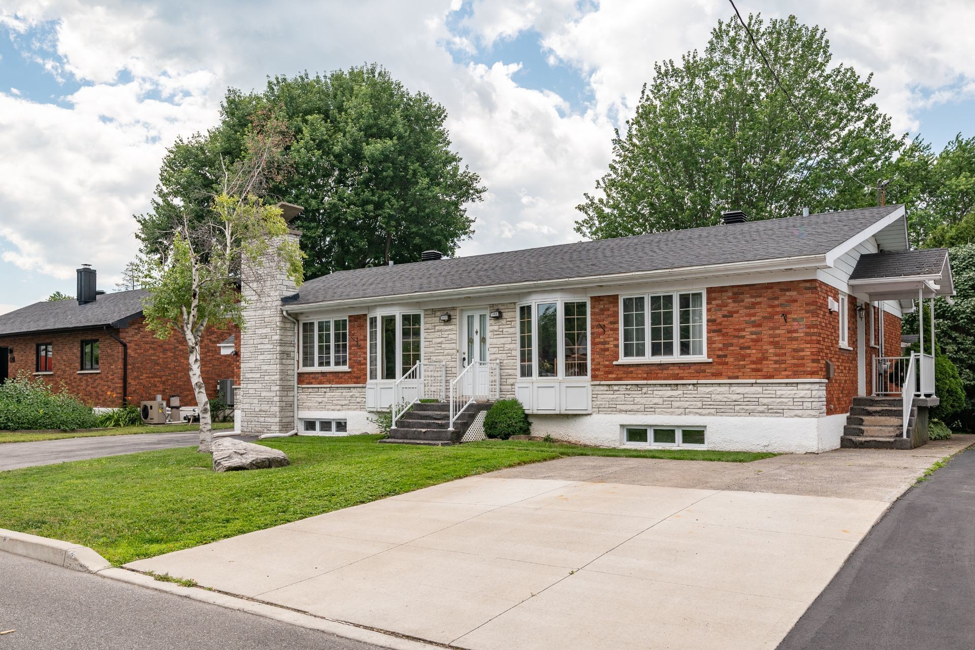 









100

 - 102


Rue Guérin

,
Sainte-Catherine,




QC
J5C1M4

