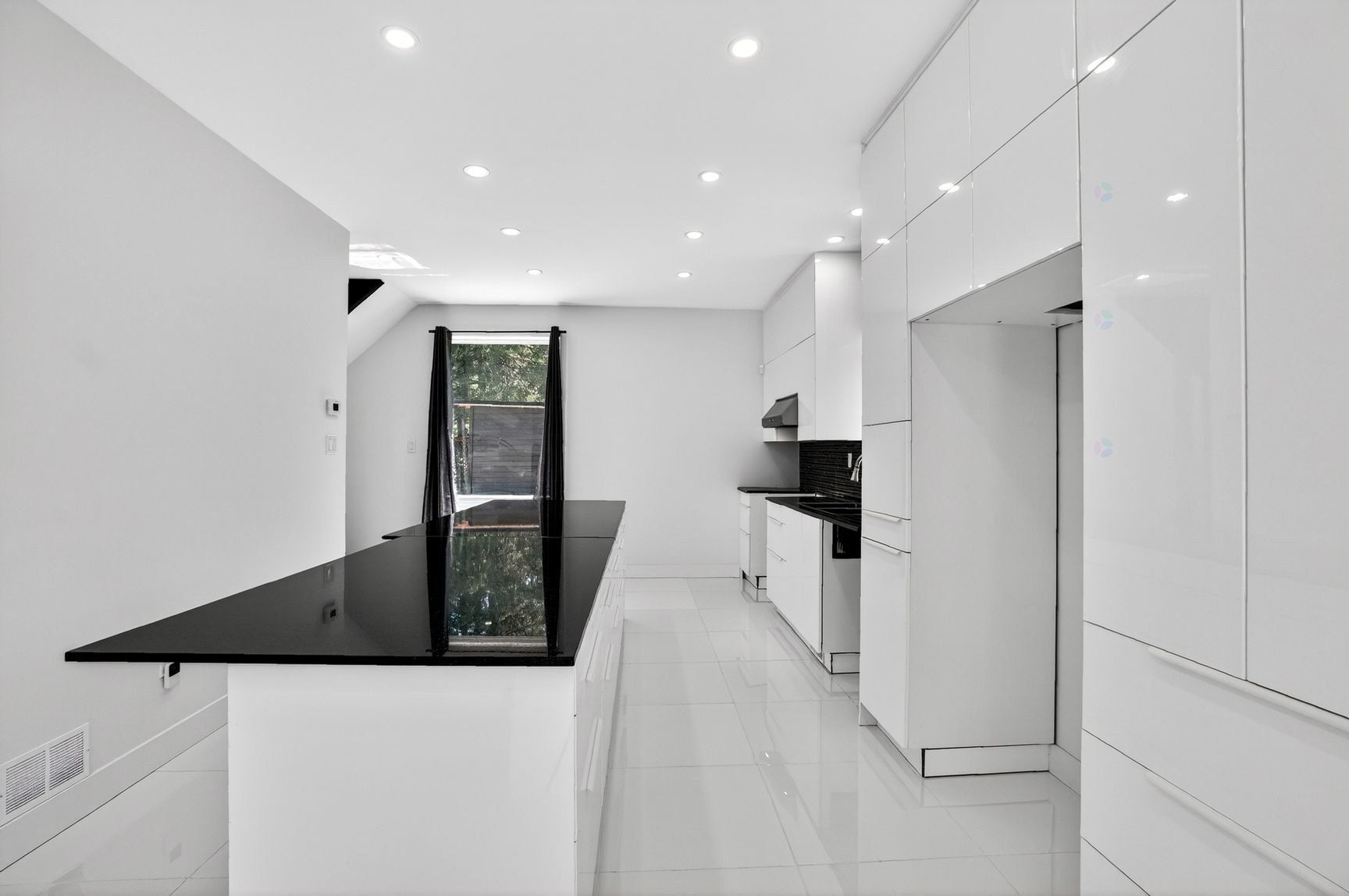 









405


Rue de la Montagne

,
Saint-Calixte,




QC
J0K1Z0

