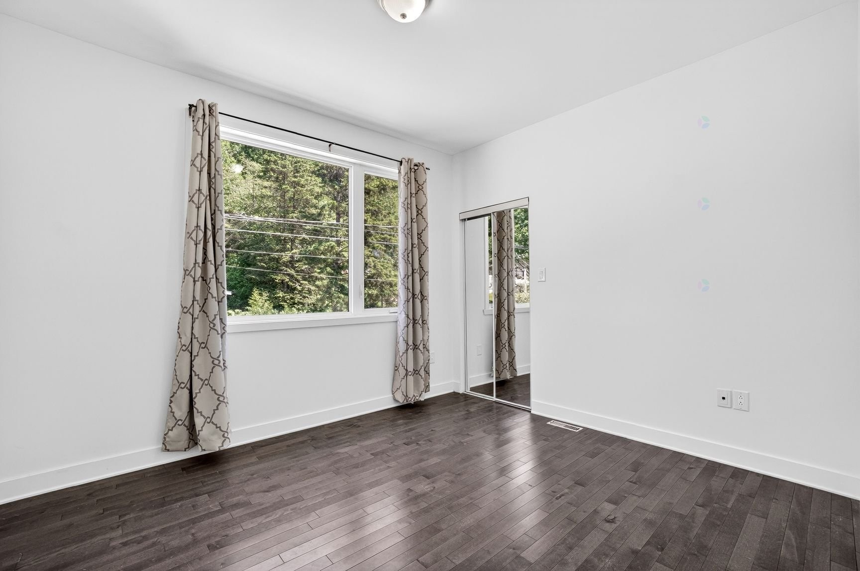 









405


Rue de la Montagne

,
Saint-Calixte,




QC
J0K1Z0

