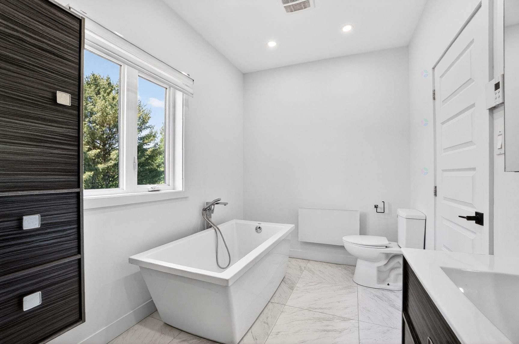 









405


Rue de la Montagne

,
Saint-Calixte,




QC
J0K1Z0

