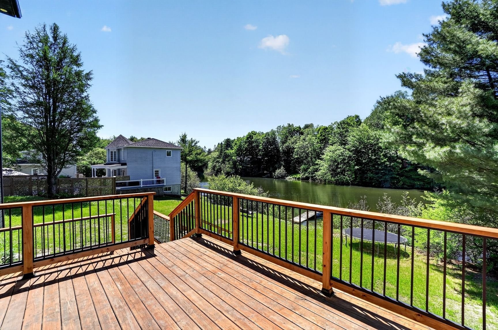 









405


Rue de la Montagne

,
Saint-Calixte,




QC
J0K1Z0


