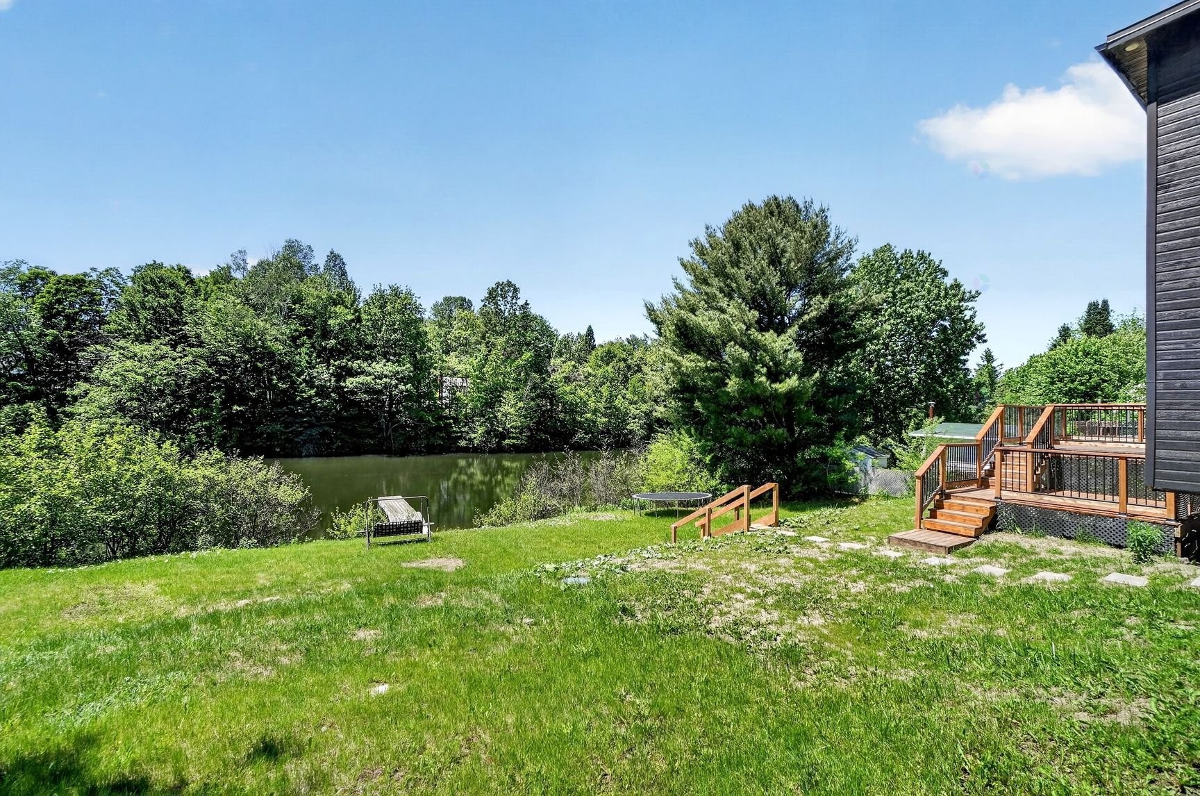 









405


Rue de la Montagne

,
Saint-Calixte,




QC
J0K1Z0

