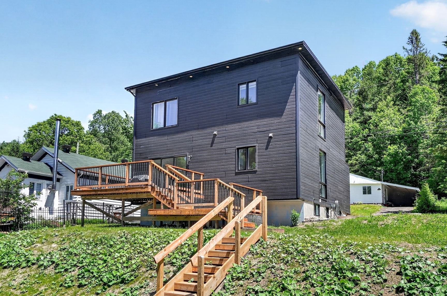 









405


Rue de la Montagne

,
Saint-Calixte,




QC
J0K1Z0

