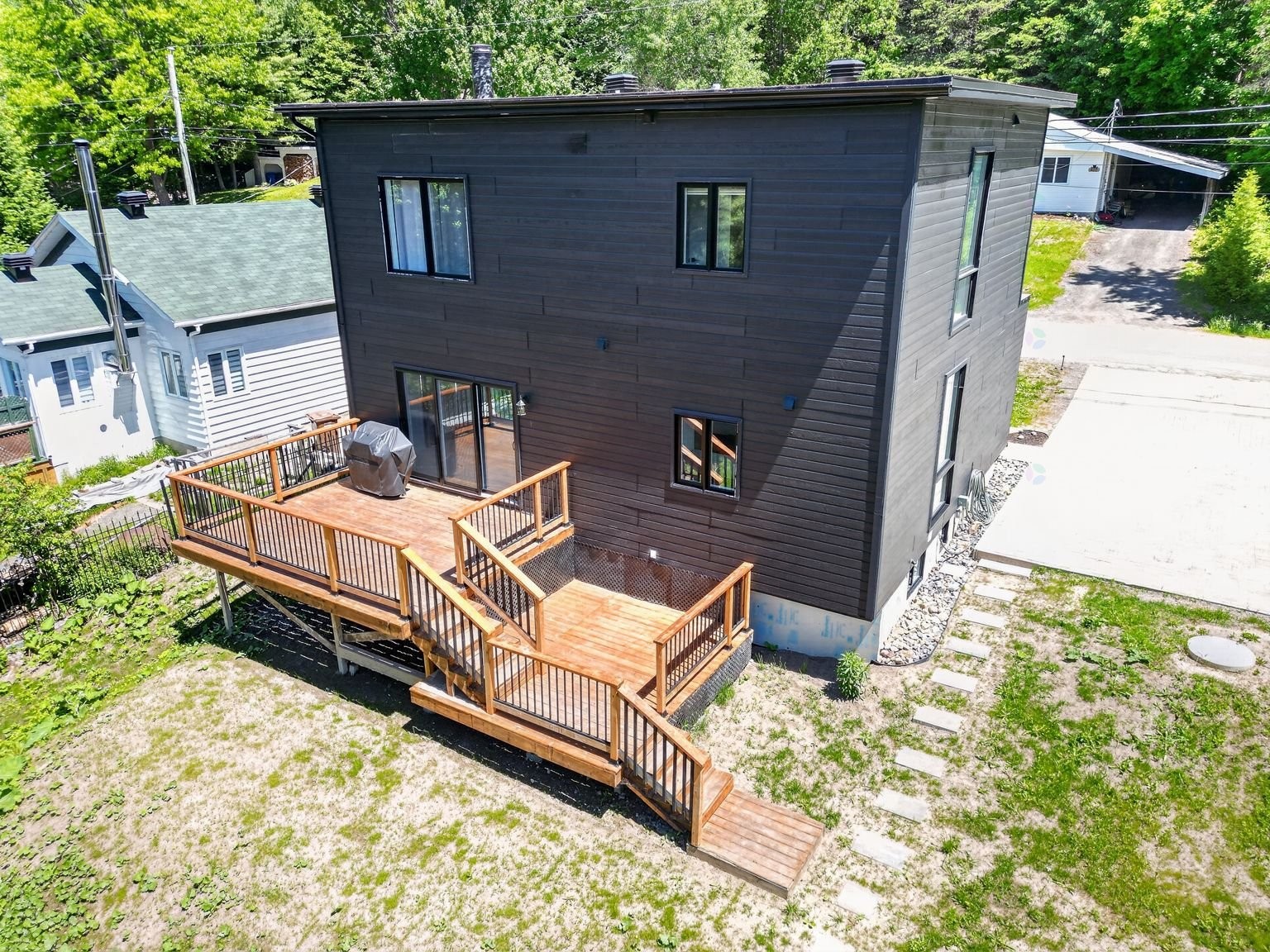 









405


Rue de la Montagne

,
Saint-Calixte,




QC
J0K1Z0

