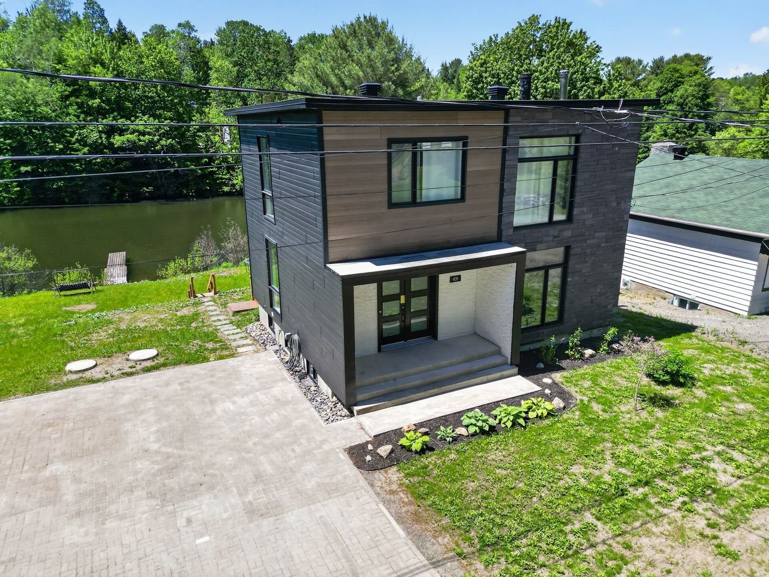 









405


Rue de la Montagne

,
Saint-Calixte,




QC
J0K1Z0

