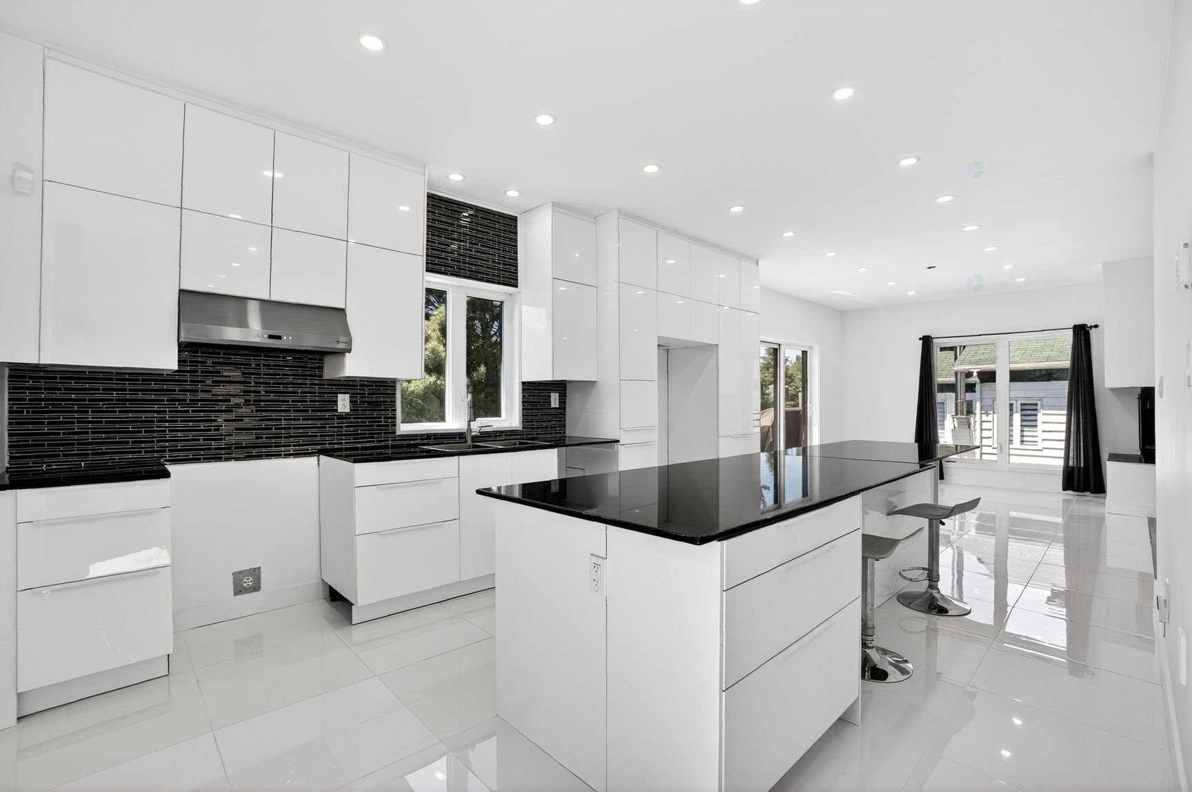 









405


Rue de la Montagne

,
Saint-Calixte,




QC
J0K1Z0

