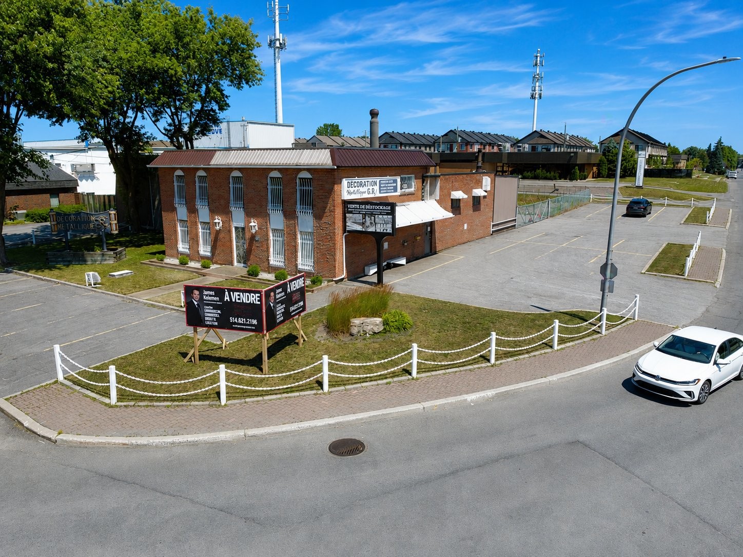 









509

 - 519


Boul. du Curé-Boivin

,
Boisbriand,




QC
J7G2A8

