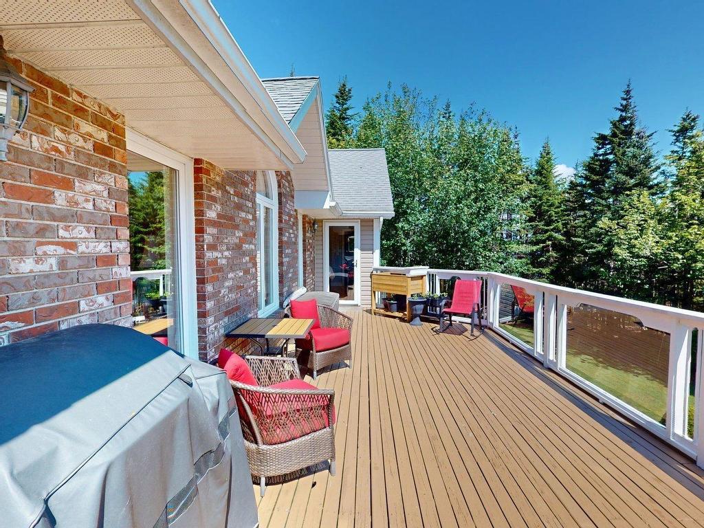 












152 Capri Drive

,
West Porters Lake,




NS
B3E 1L6

