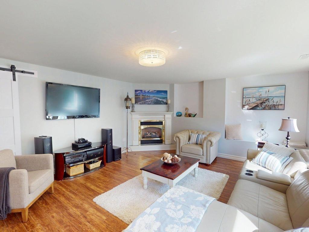 












152 Capri Drive

,
West Porters Lake,




NS
B3E 1L6


