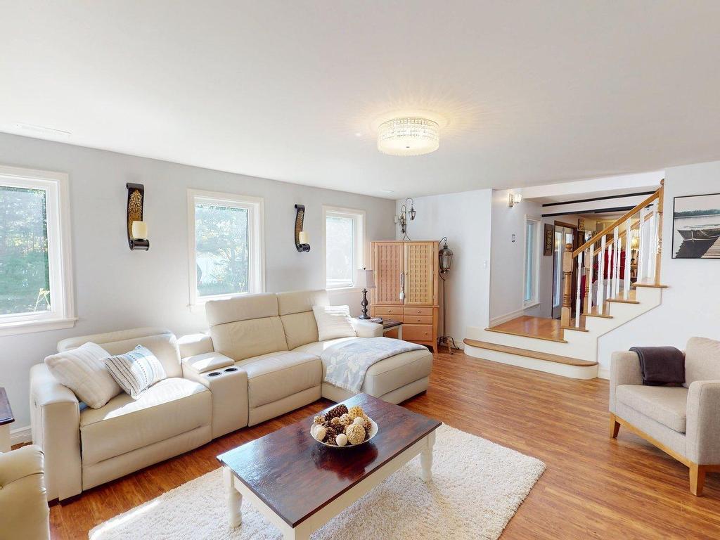 












152 Capri Drive

,
West Porters Lake,




NS
B3E 1L6

