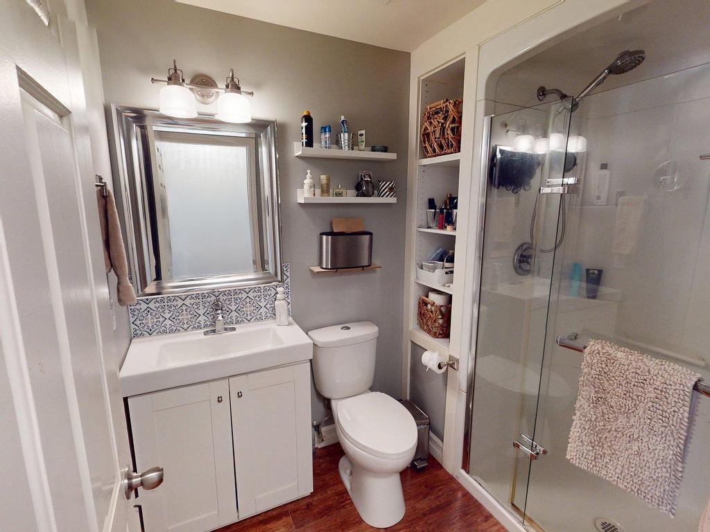 












152 Capri Drive

,
West Porters Lake,




NS
B3E 1L6

