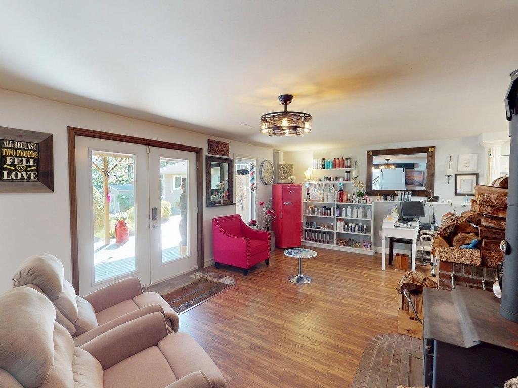 












152 Capri Drive

,
West Porters Lake,




NS
B3E 1L6

