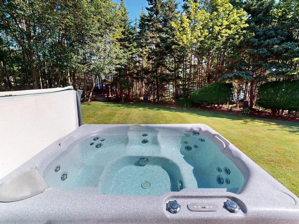 












152 Capri Drive

,
West Porters Lake,




NS
B3E 1L6

