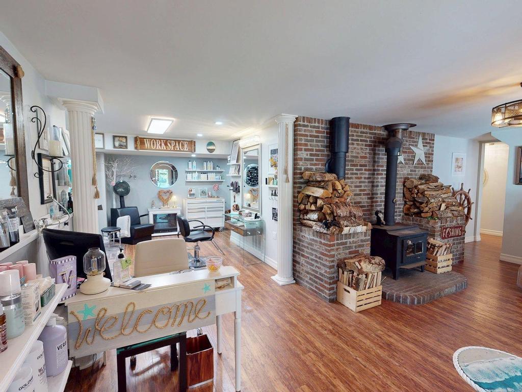 












152 Capri Drive

,
West Porters Lake,




NS
B3E 1L6

