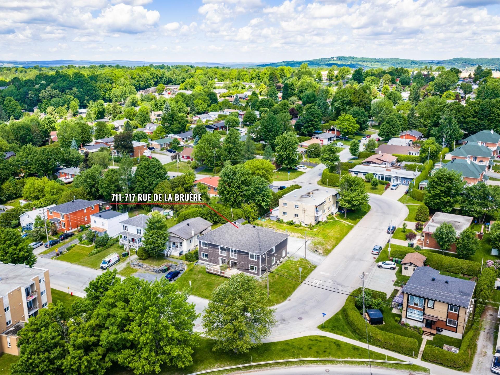 









711

 - 717


Rue de la Bruère

,
Sherbrooke (Fleurimont),




QC
J1E1K7

