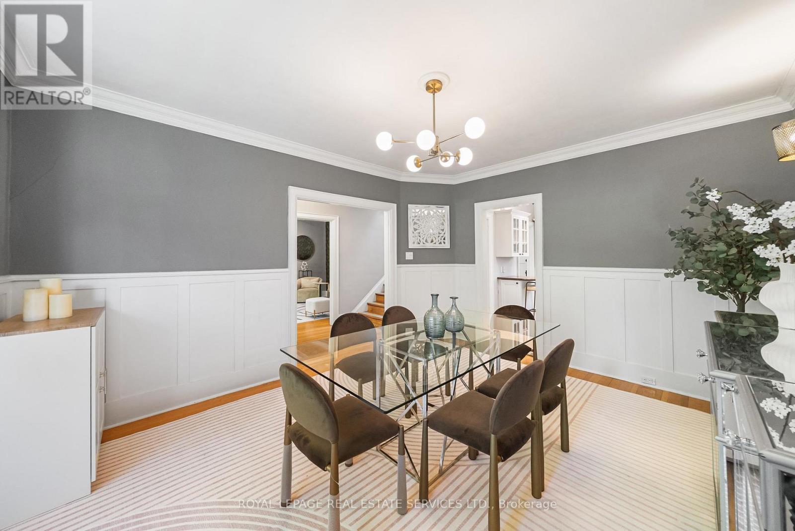 












202 DINNICK CRESCENT

,
Toronto,




Ontario
M4N1M3

