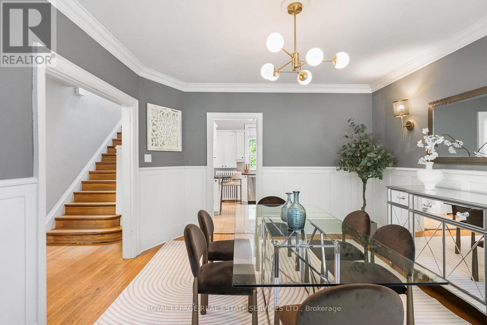 












202 DINNICK CRESCENT

,
Toronto,




Ontario
M4N1M3


