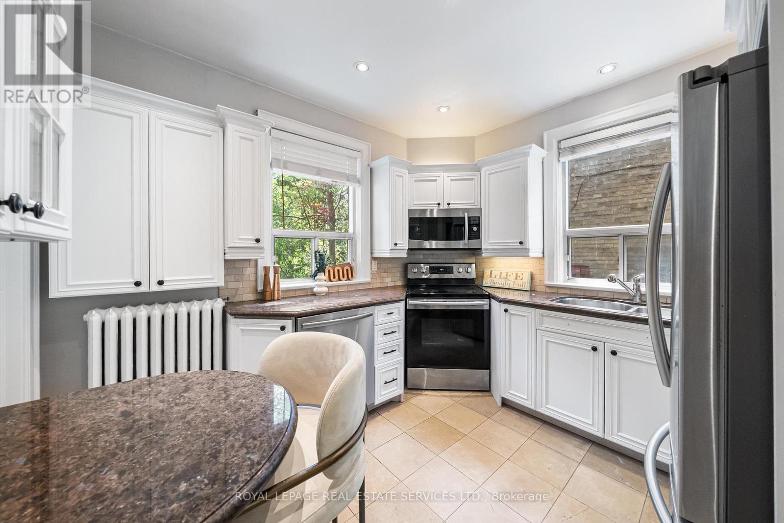 












202 DINNICK CRESCENT

,
Toronto,




Ontario
M4N1M3

