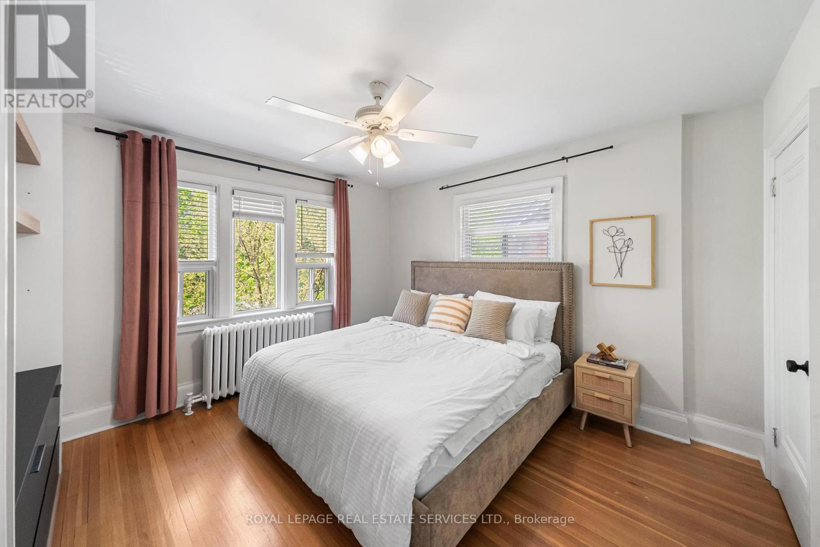 












202 DINNICK CRESCENT

,
Toronto,




Ontario
M4N1M3

