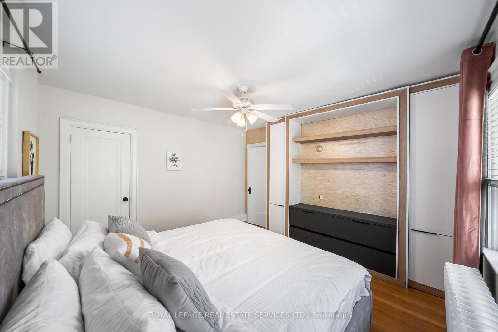 












202 DINNICK CRESCENT

,
Toronto,




Ontario
M4N1M3

