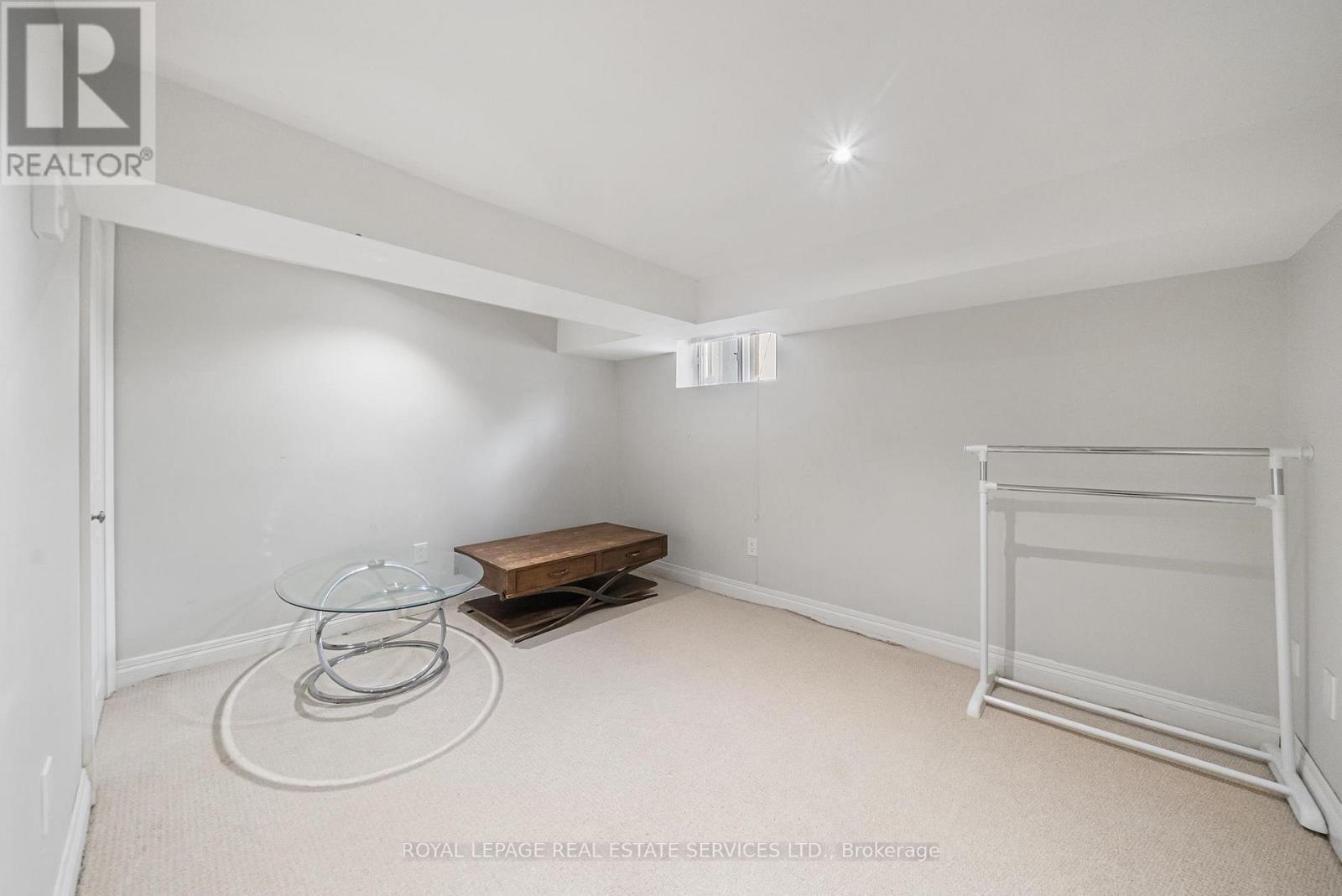 












202 DINNICK CRESCENT

,
Toronto,




Ontario
M4N1M3

