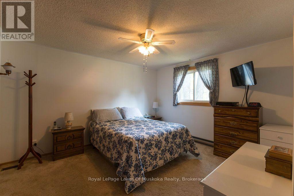 












950 MUSKOKA #3 ROAD N

,
Huntsville (Chaffey),




Ontario
P1H1E2

