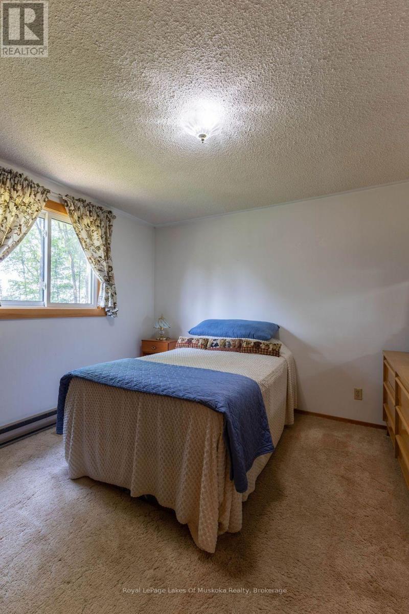 












950 MUSKOKA #3 ROAD N

,
Huntsville (Chaffey),




Ontario
P1H1E2


