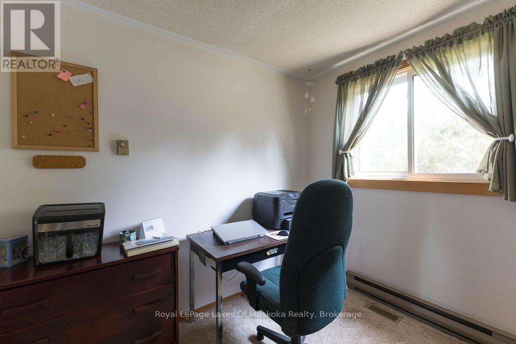 












950 MUSKOKA #3 ROAD N

,
Huntsville (Chaffey),




Ontario
P1H1E2

