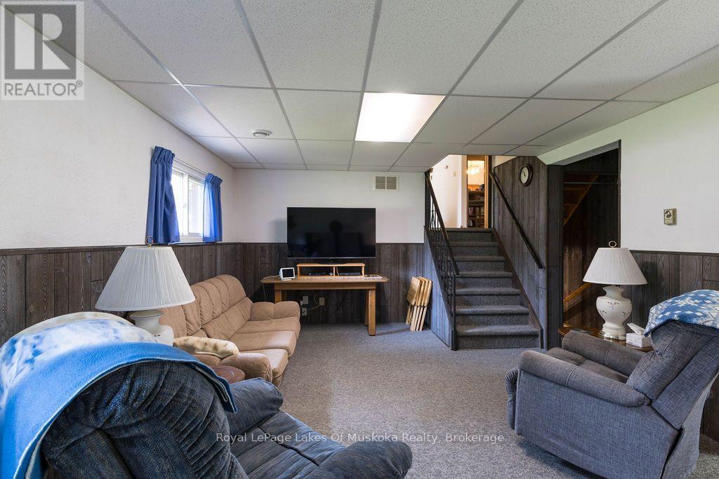












950 MUSKOKA #3 ROAD N

,
Huntsville (Chaffey),




Ontario
P1H1E2

