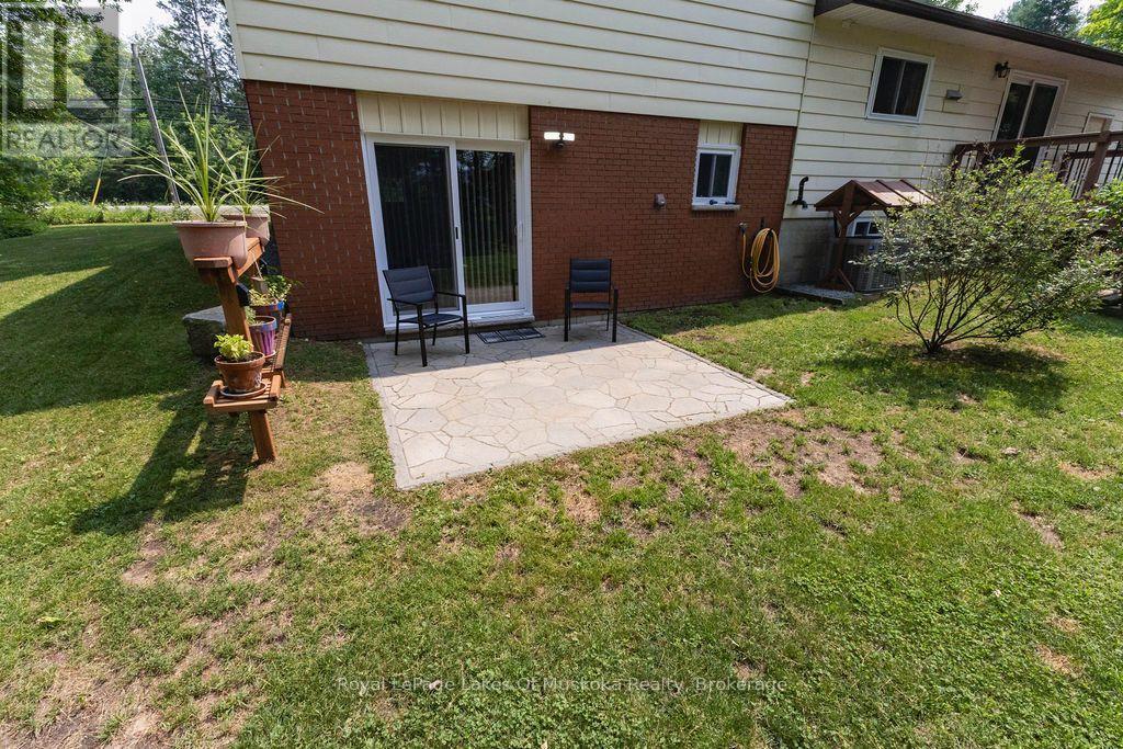 












950 MUSKOKA #3 ROAD N

,
Huntsville (Chaffey),




Ontario
P1H1E2

