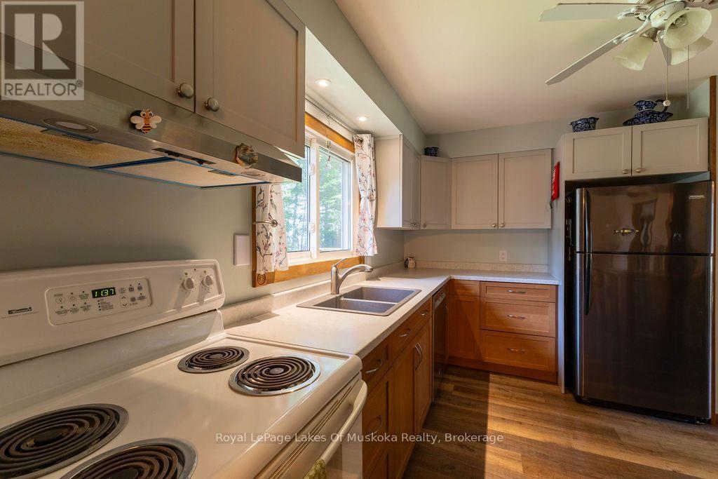 












950 MUSKOKA #3 ROAD N

,
Huntsville (Chaffey),




Ontario
P1H1E2

