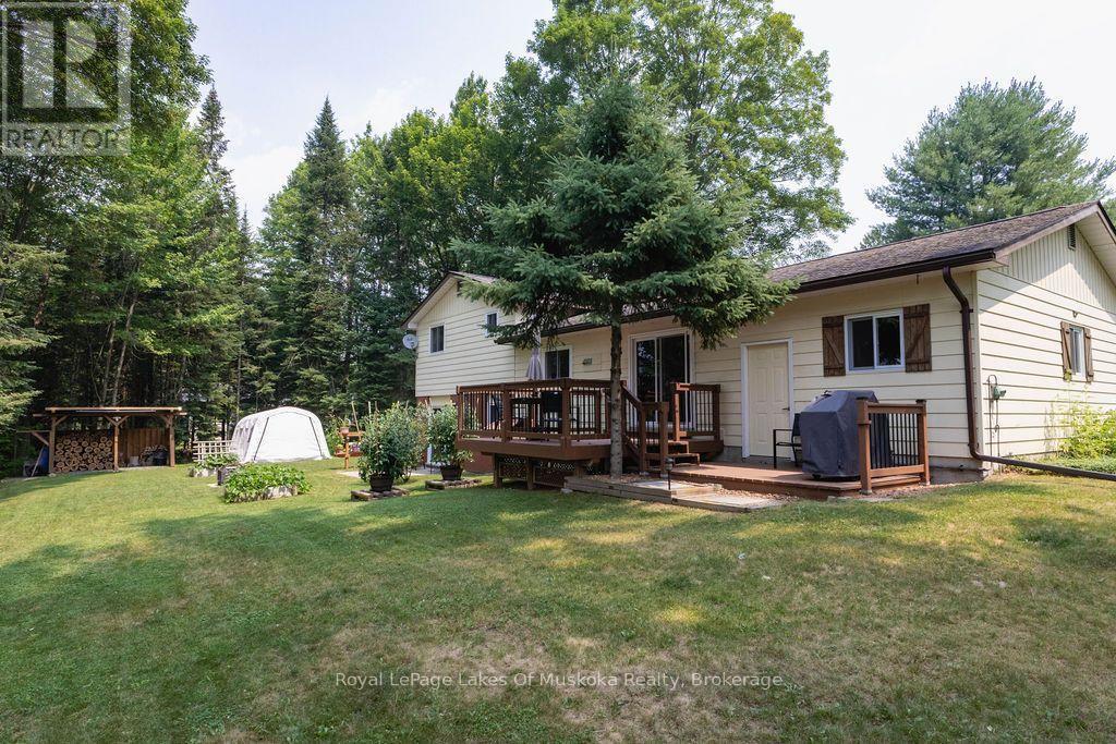 












950 MUSKOKA #3 ROAD N

,
Huntsville (Chaffey),




Ontario
P1H1E2


