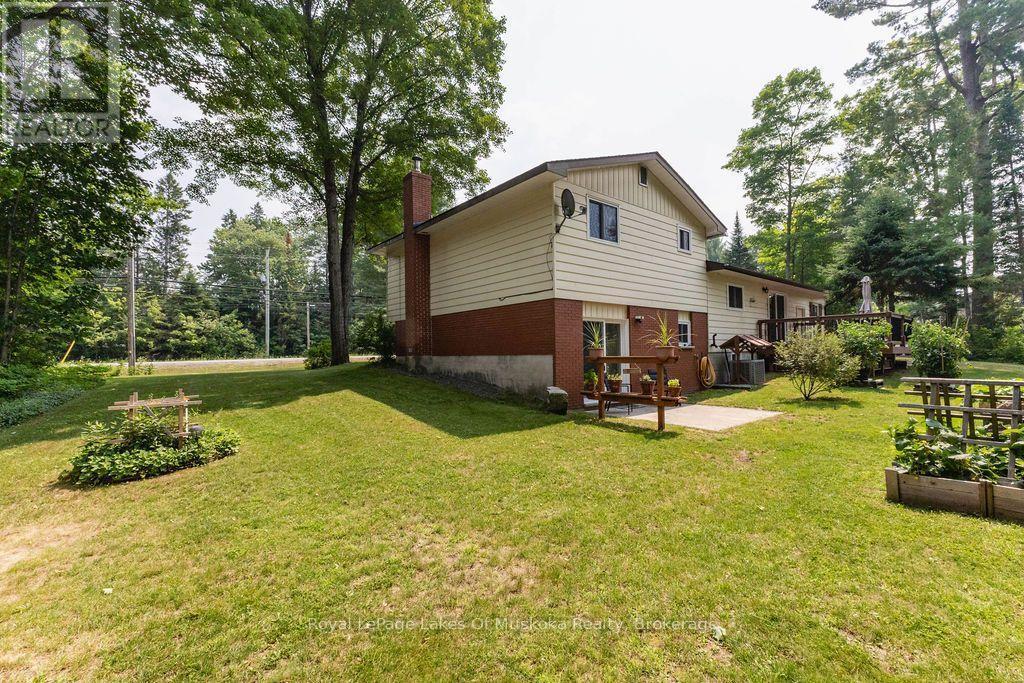 












950 MUSKOKA #3 ROAD N

,
Huntsville (Chaffey),




Ontario
P1H1E2

