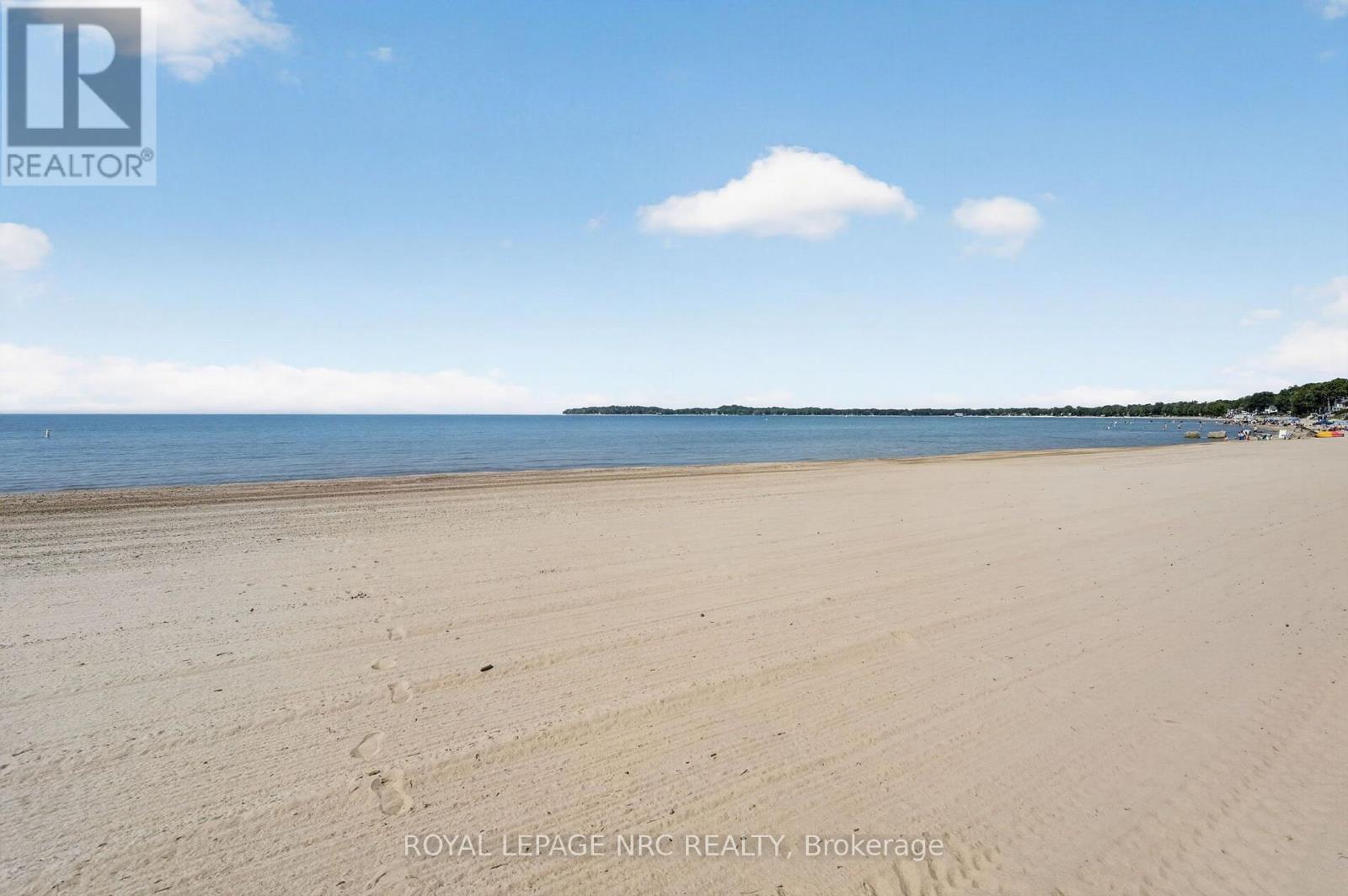 












4031 CRYSTAL BEACH HILL LANE

,
Fort Erie (Crystal Beach),




Ontario
L0S1B0

