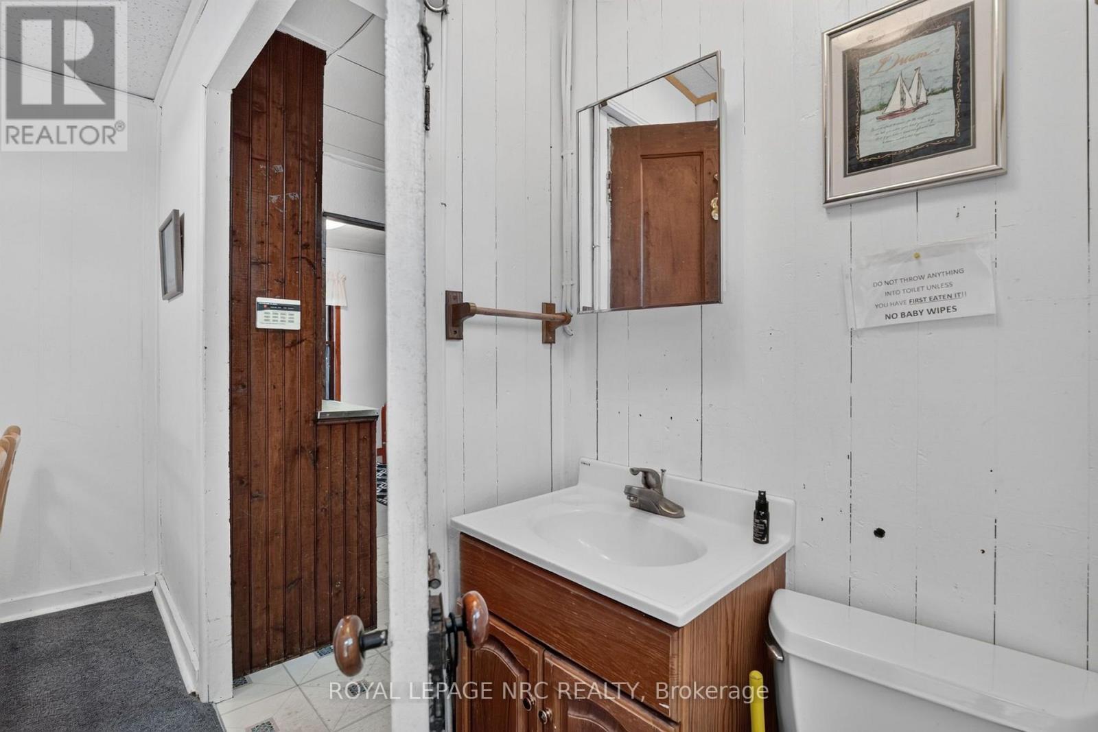 












4031 CRYSTAL BEACH HILL LANE

,
Fort Erie (Crystal Beach),




Ontario
L0S1B0

