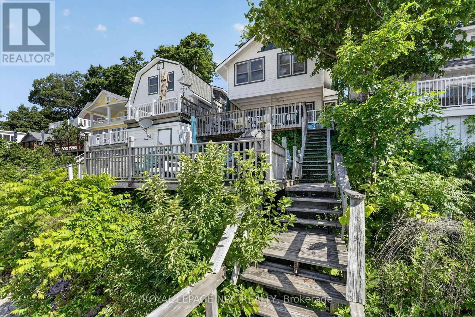












4031 CRYSTAL BEACH HILL LANE

,
Fort Erie (Crystal Beach),




Ontario
L0S1B0

