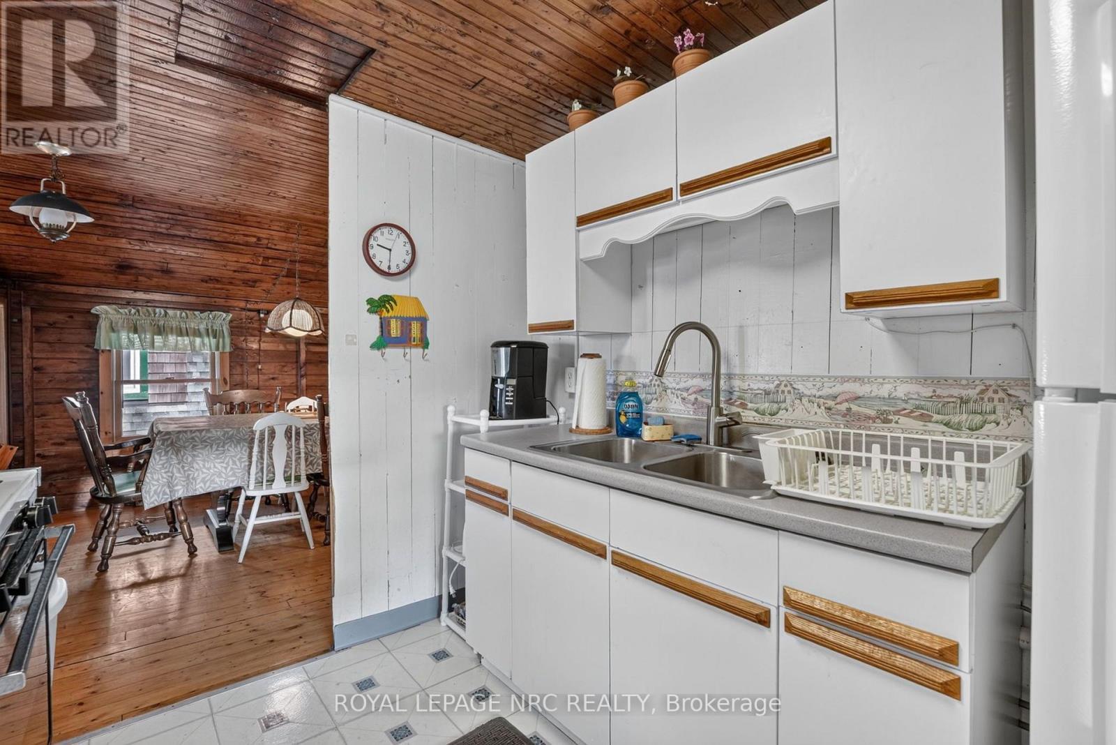 












4031 CRYSTAL BEACH HILL LANE

,
Fort Erie (Crystal Beach),




Ontario
L0S1B0

