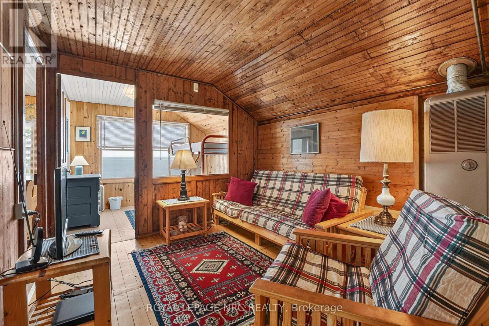 












4031 CRYSTAL BEACH HILL LANE

,
Fort Erie (Crystal Beach),




Ontario
L0S1B0

